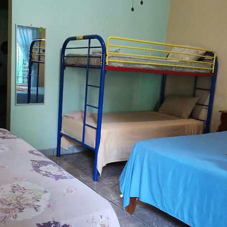 Cabinas Mitchaelle'S Puerto Viejo de Talamanca ภายนอก รูปภาพ