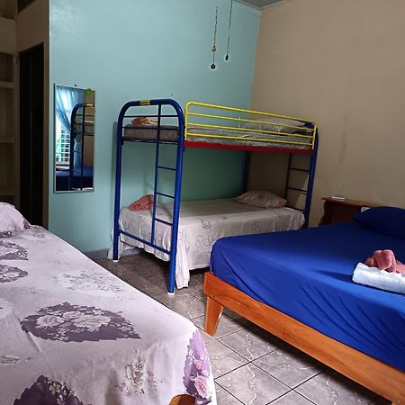 Cabinas Mitchaelle'S Puerto Viejo de Talamanca ภายนอก รูปภาพ