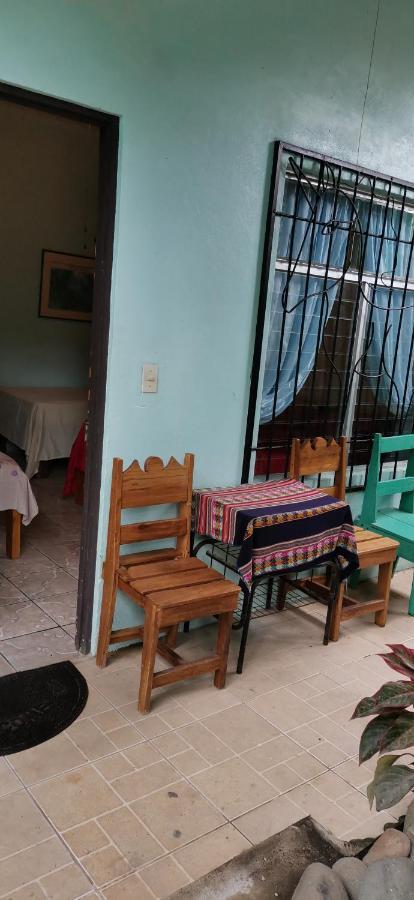 Cabinas Mitchaelle'S Puerto Viejo de Talamanca ภายนอก รูปภาพ