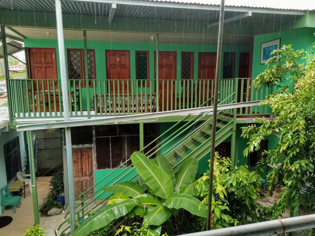 Cabinas Mitchaelle'S Puerto Viejo de Talamanca ภายนอก รูปภาพ