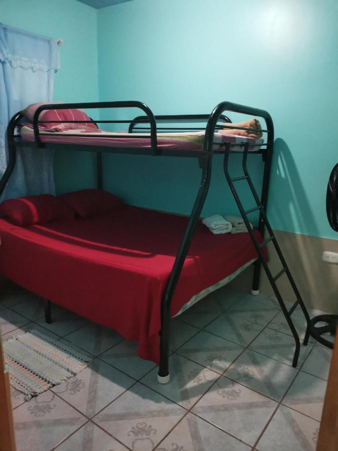 Cabinas Mitchaelle'S Puerto Viejo de Talamanca ภายนอก รูปภาพ
