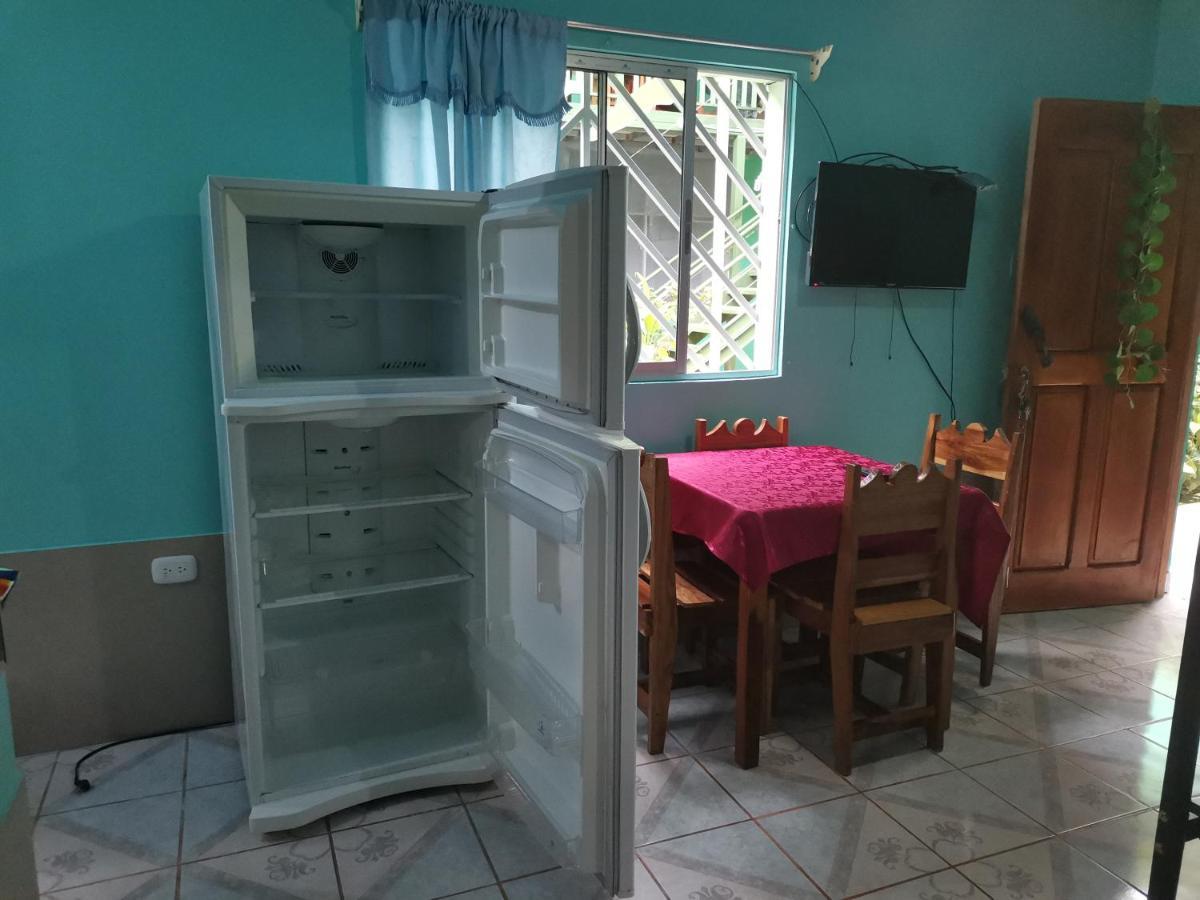 Cabinas Mitchaelle'S Puerto Viejo de Talamanca ภายนอก รูปภาพ