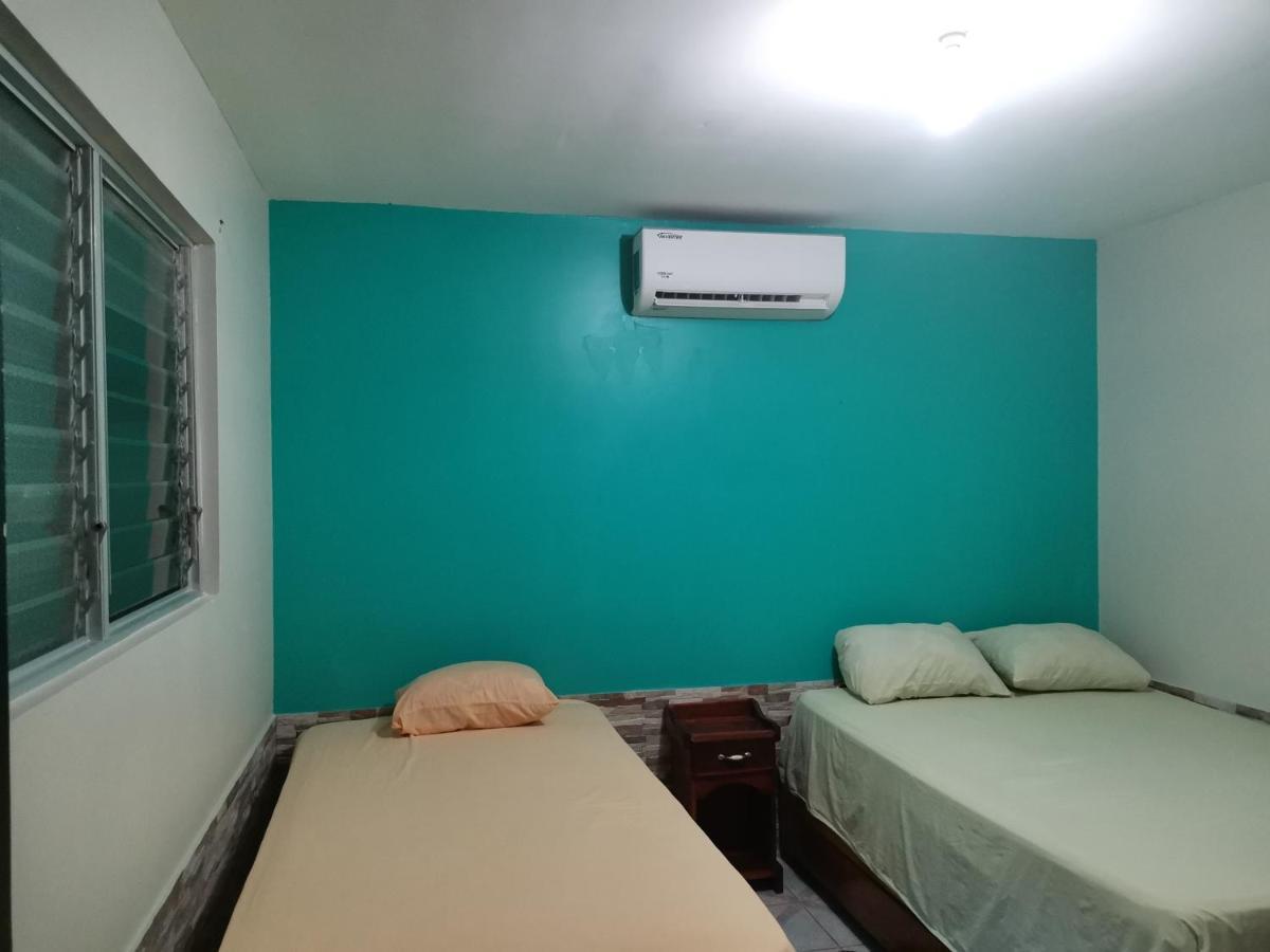 Cabinas Mitchaelle'S Puerto Viejo de Talamanca ภายนอก รูปภาพ
