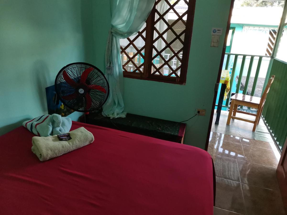 Cabinas Mitchaelle'S Puerto Viejo de Talamanca ภายนอก รูปภาพ
