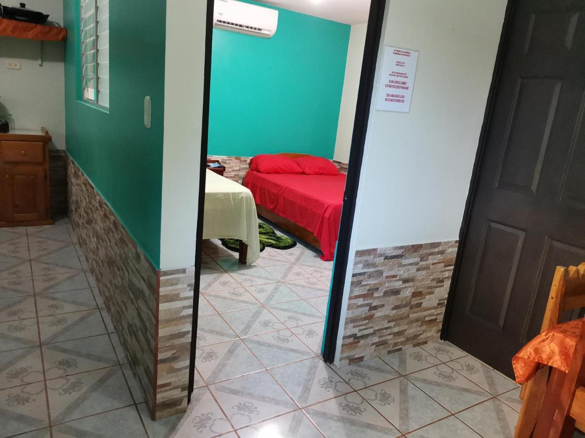 Cabinas Mitchaelle'S Puerto Viejo de Talamanca ภายนอก รูปภาพ