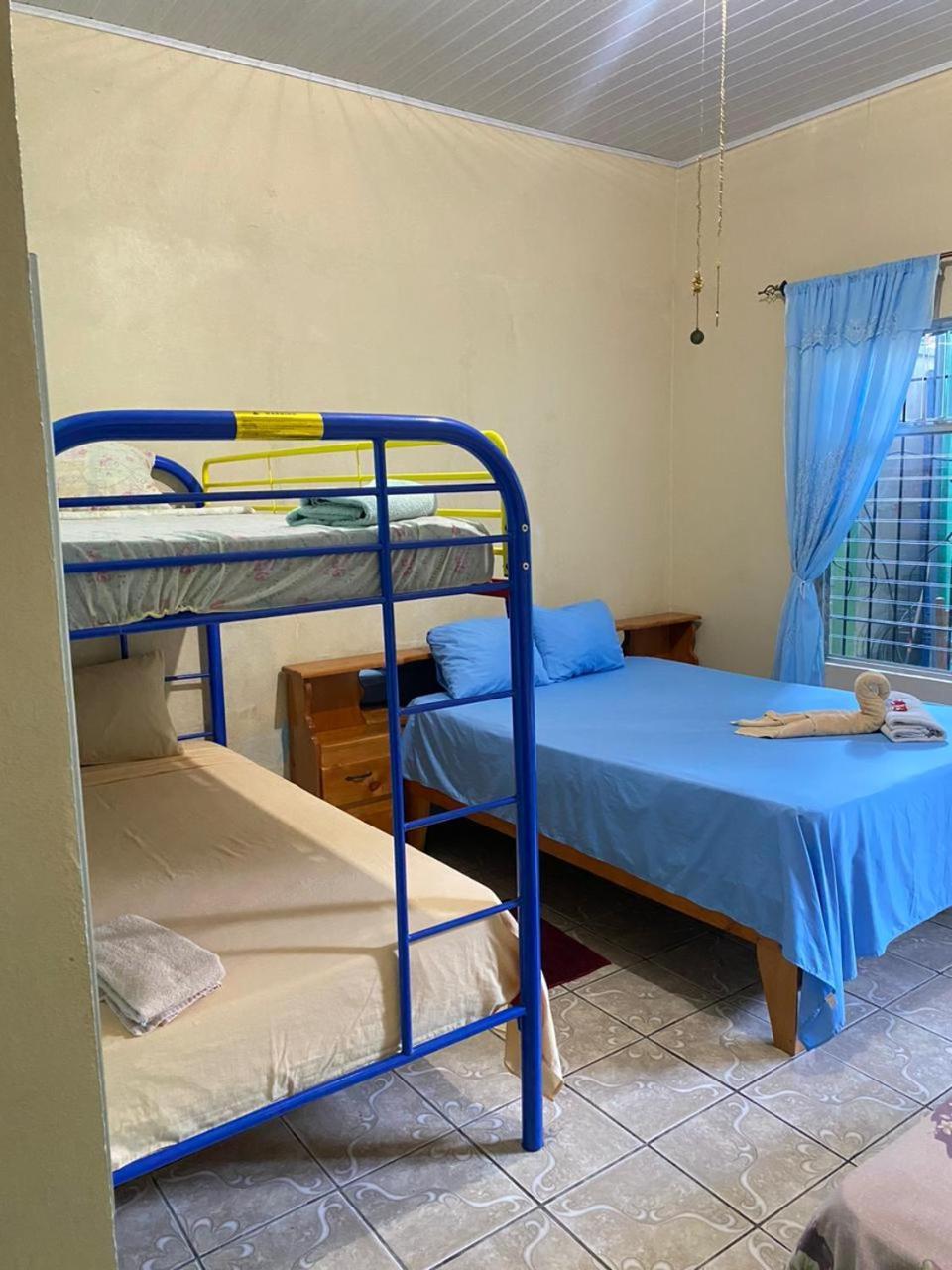 Cabinas Mitchaelle'S Puerto Viejo de Talamanca ภายนอก รูปภาพ