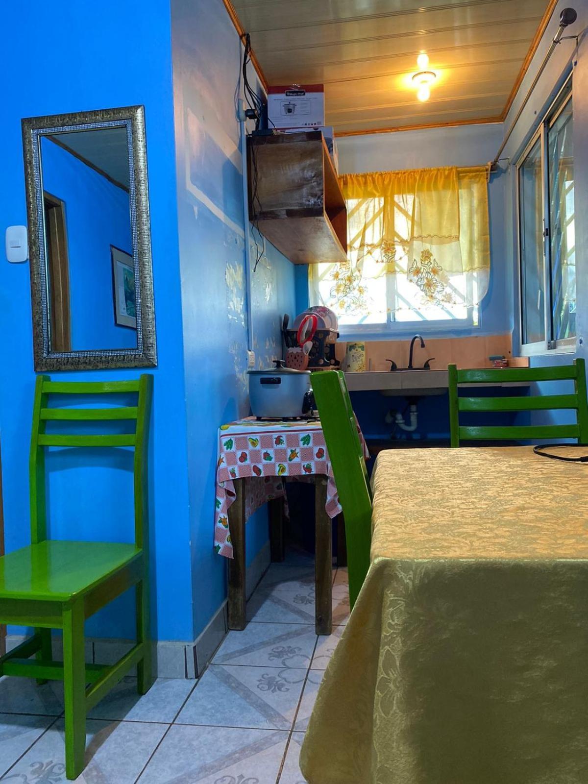 Cabinas Mitchaelle'S Puerto Viejo de Talamanca ภายนอก รูปภาพ