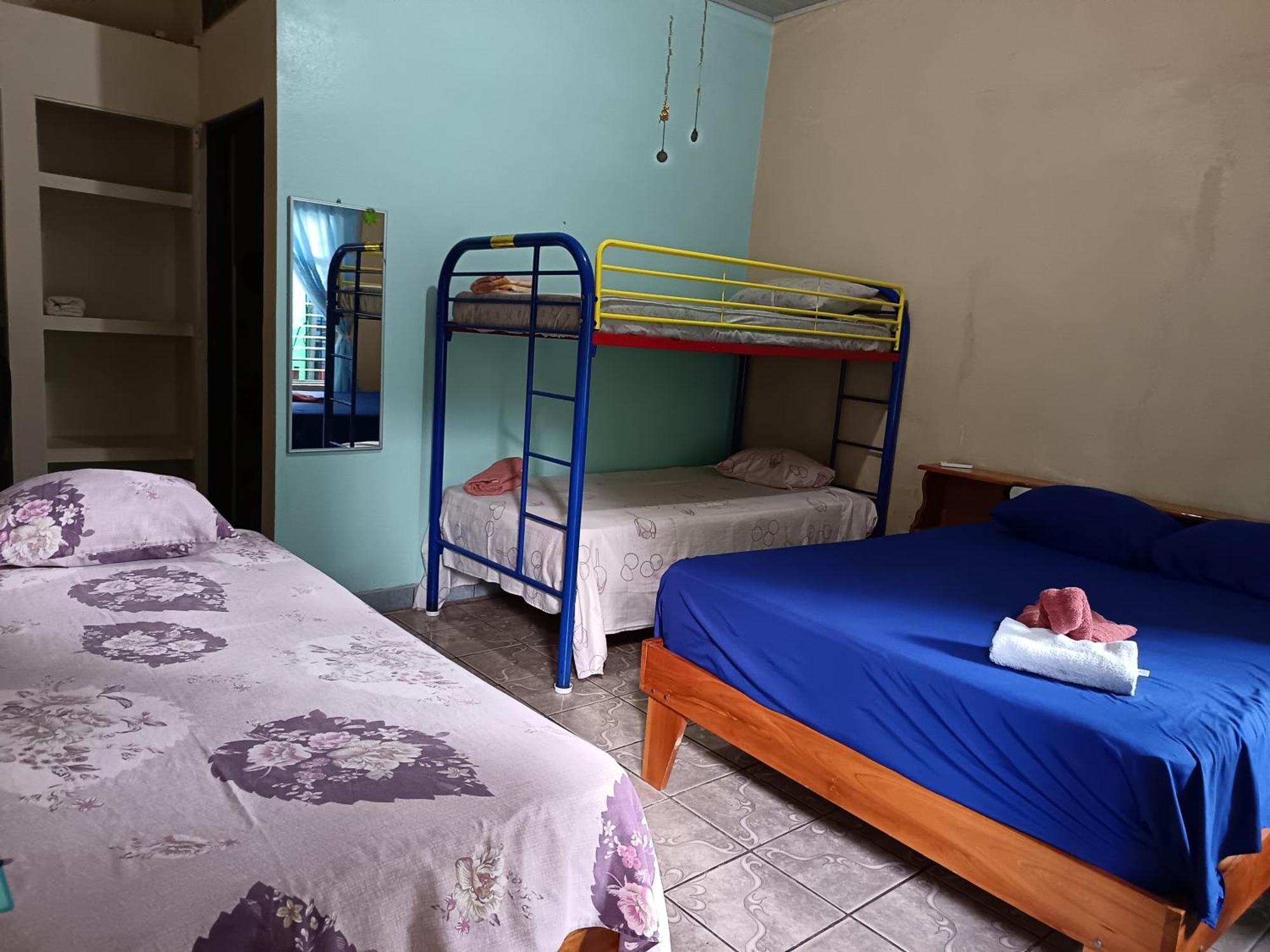 Cabinas Mitchaelle'S Puerto Viejo de Talamanca ภายนอก รูปภาพ